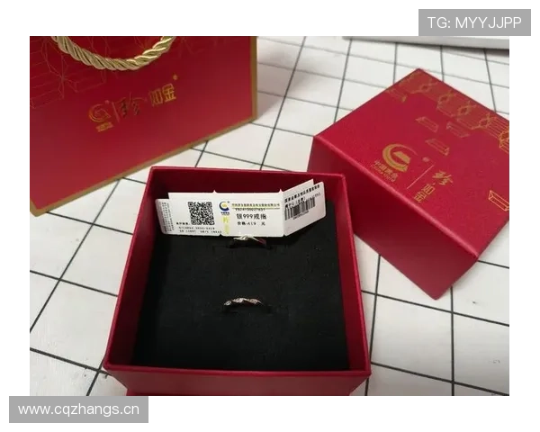 杜丽家里那口金饭碗是不是光看她手上的戒指就知道了？