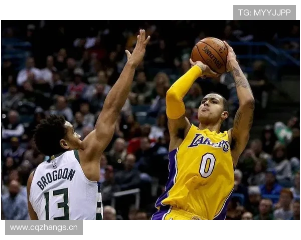 多米尼克·威尔金斯突破能力提升球队关键时刻得分效率显著