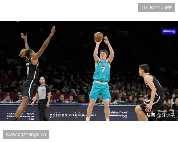 库珀·弗拉格挡拆防守压制内线胜过同届新秀